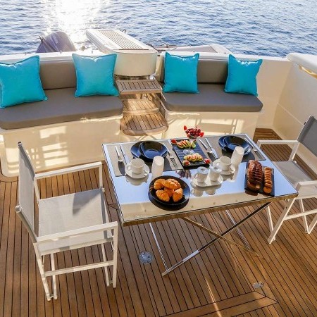 deck dining