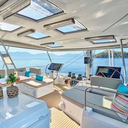 spacious deck of Catamaran Sunmoon