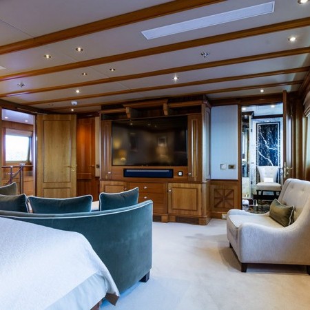 cabin for 2 charter guests on Wellesley