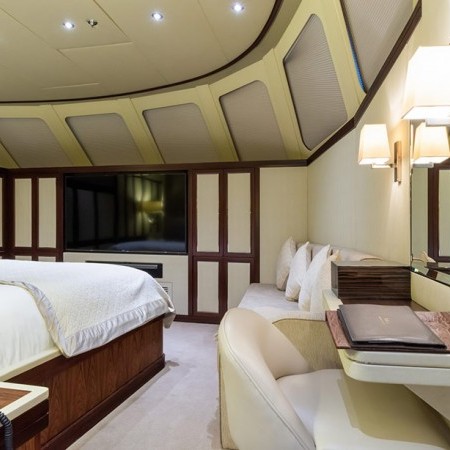 cabin for 2 charter guests on Wellesley