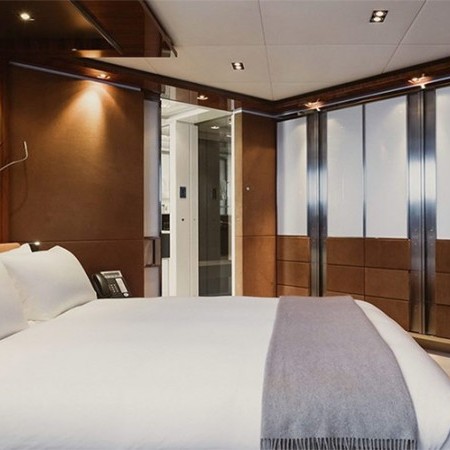 cabin for 2 charter guests