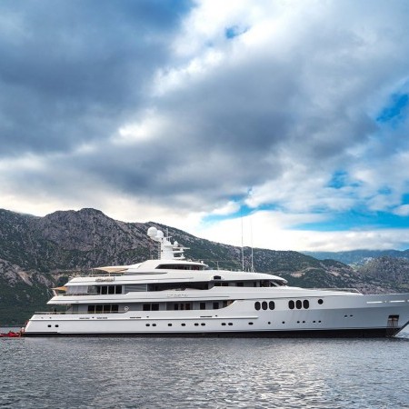 side view of Trident superyacht