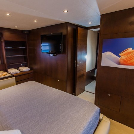 Ulisse yacht charter