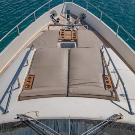 Ulisse yacht charter