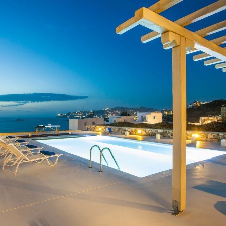 zillah villa mykonos at night