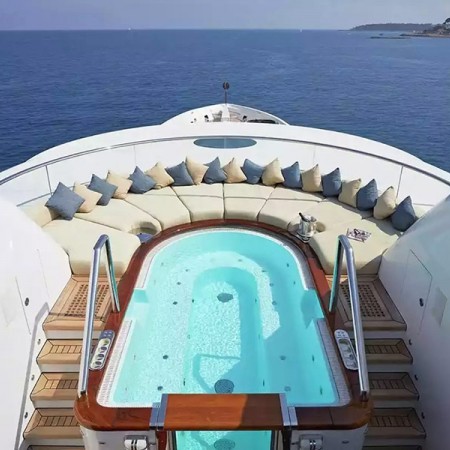 Wheels yacht swimming pool