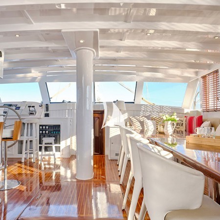 White Pearl sailing yacht interior