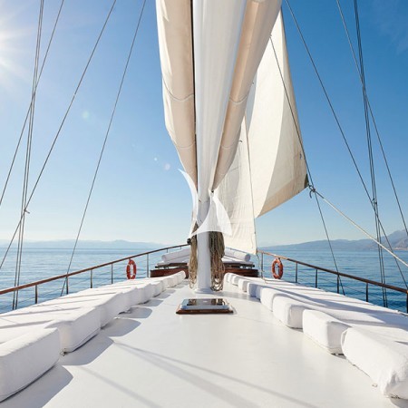 sailboat charter in greece