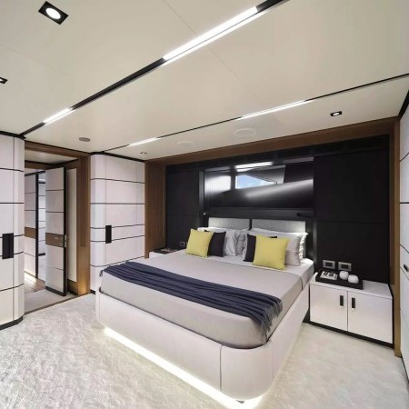 cabin for 2 charter guests