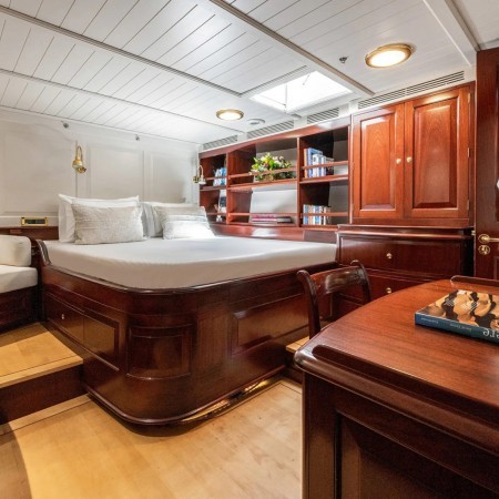 cabin for 2 charter guests