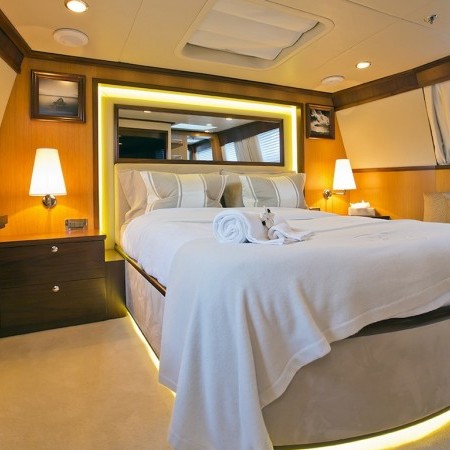 double cabin for 2 charter guests