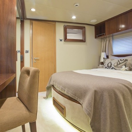 double cabin for 2 charter guests