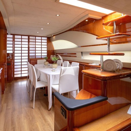 Amor yacht interior