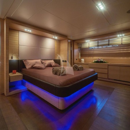 eleven I yacht cabin