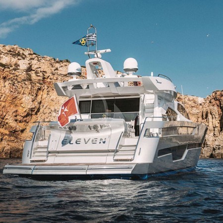 eleven I yacht charter