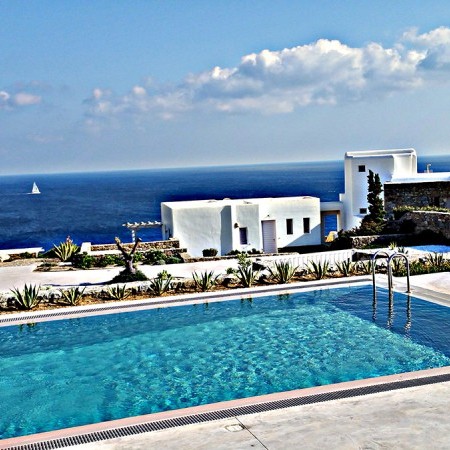 pool at villa Elia retreat 4 in Mykonos