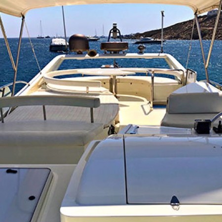 ferretti yacht rental Mykonos