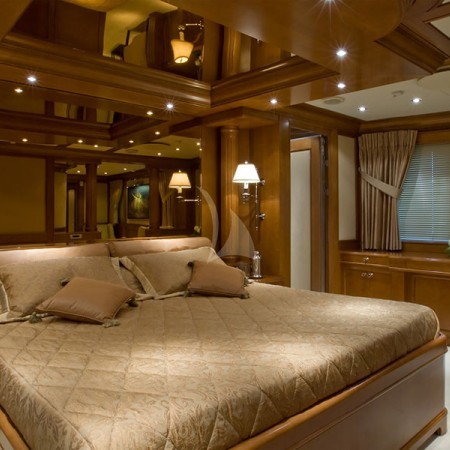 insignia yacht cabin 