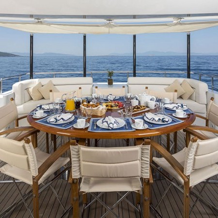 l'equinox yacht alfresco dining