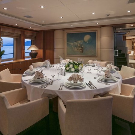 l'equinox yacht dining