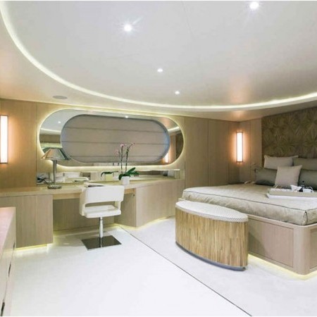light holic yacht cabin