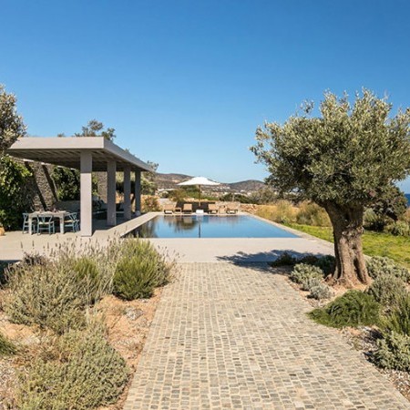 Paros Villa for rent with beach access