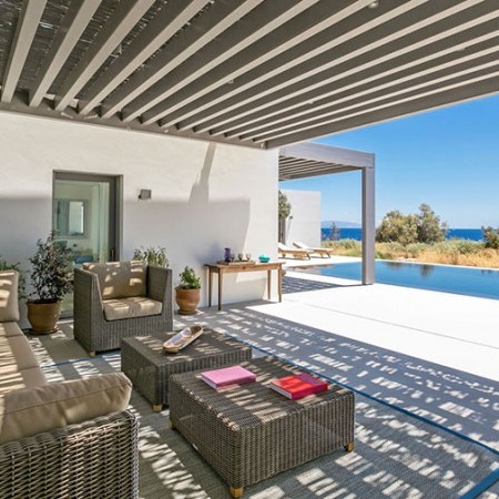 luxury villas for rent in Paros Greece