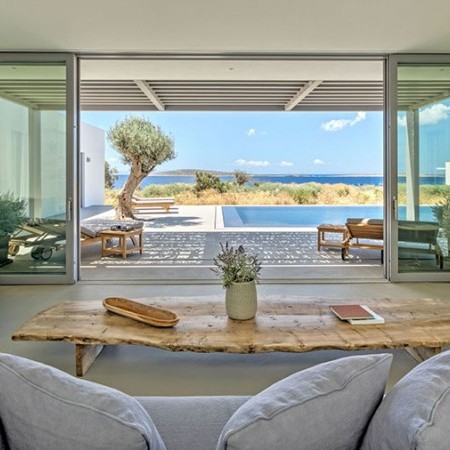 luxury villas for rent in Paros Greece