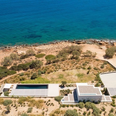 villas in Paros close to the beach
