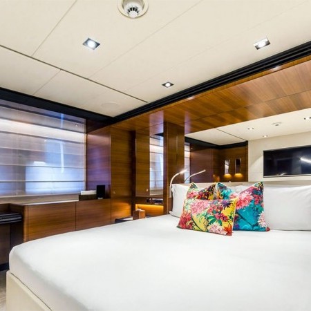 Daisy D yacht double cabin