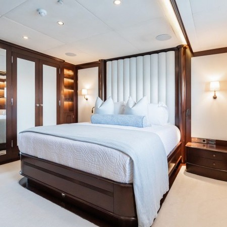 cabin for 2 charter guests