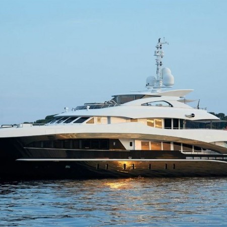 Heesen charter yacht Rocket