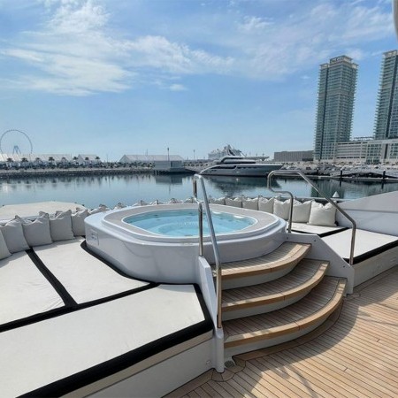 rocket yacht Jacuzzi