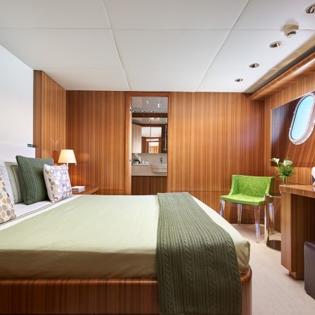 Sea Shell yacht double cabin