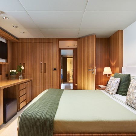 Sea Shell yacht double cabin