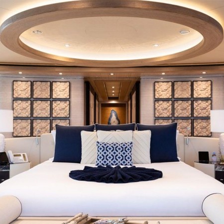 Starburst IV superyacht Master cabin