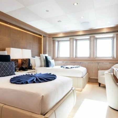 Starburst IV yacht double cabin