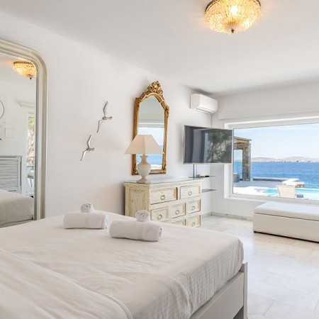 bedroom with sea view