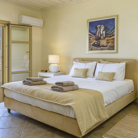 villa Zogia's double bedroom