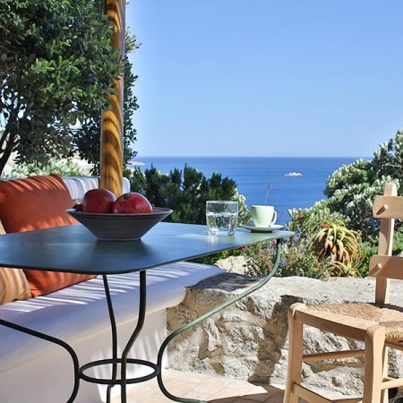 Outdoor dining area at villa in Mykonos
