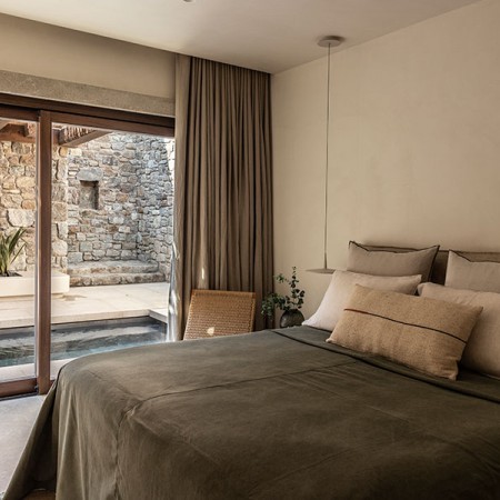 Seanfinity luxury villa for rent in Psarou