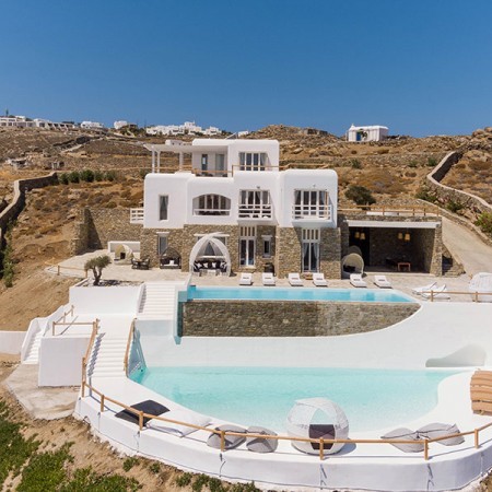 LINNE | Luxury villa for rent in Mykonos