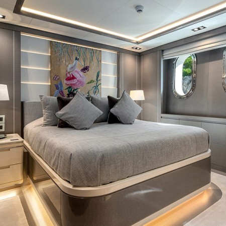 cabin for 2 charter guests