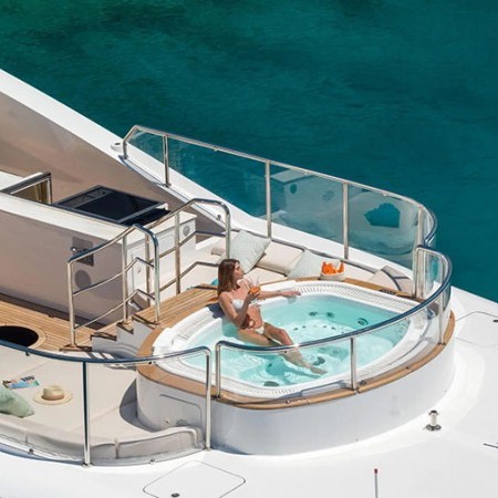 O'Mathilde yacht charter Jacuzzi