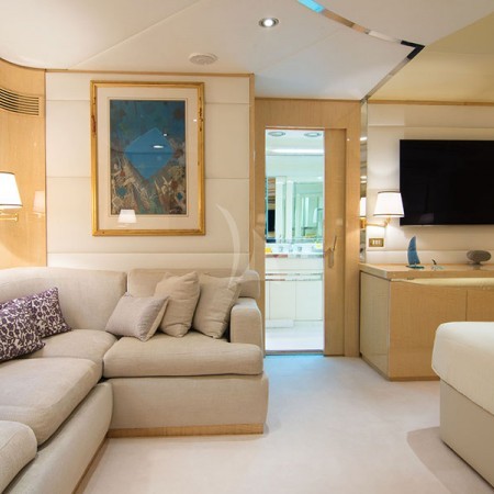 o Natalia yacht cabin