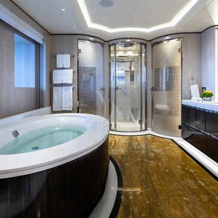 bathroom with Jacuzzi in the cabin