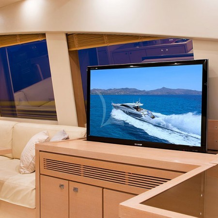 mykonos yacht charter