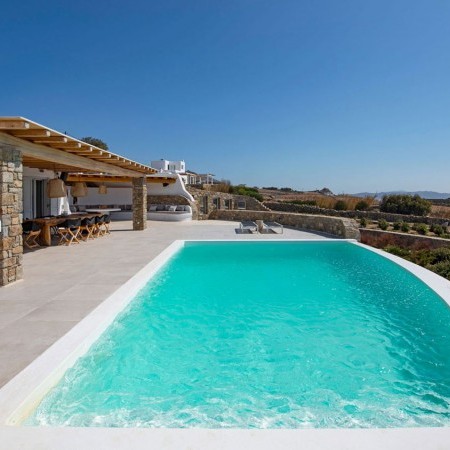 pool of villa Cantata Mykonos