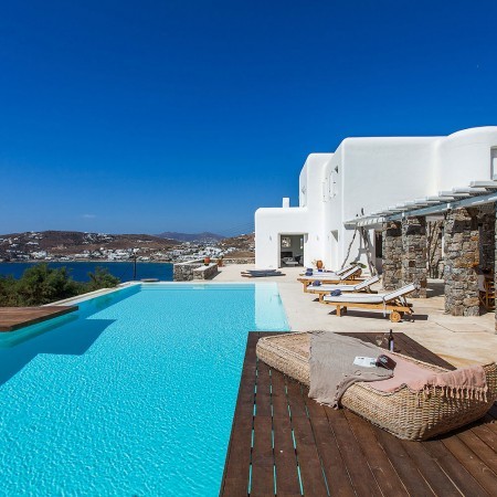 luxury summer villa rental in Mykonos island