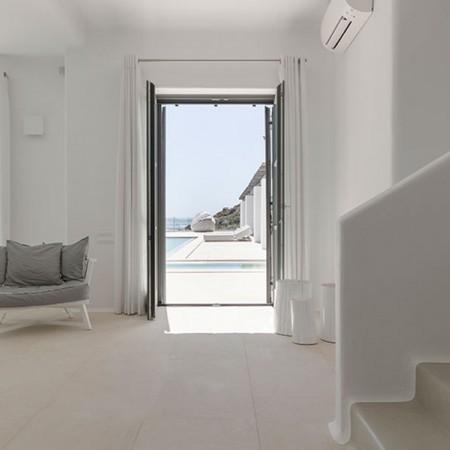 villa in Mykonos with beach access